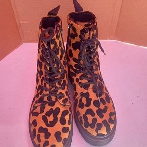 Qupid cheetah print boots size 7